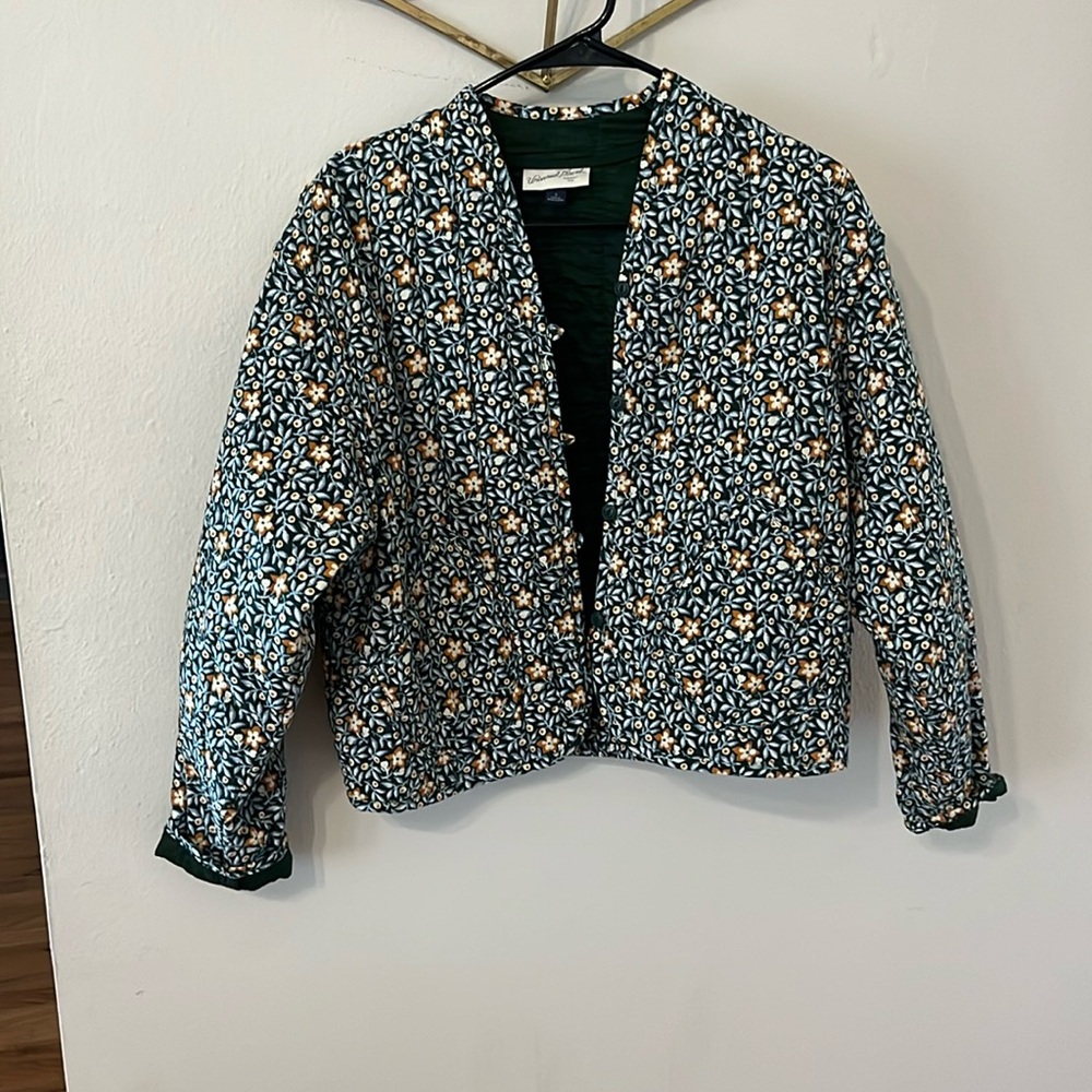 Floral Universal Thread Quilted Jacket Women’s Size Medium.
